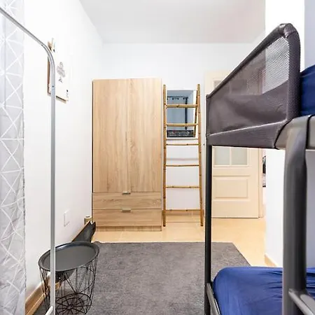 1ste Line Sunset Apartment