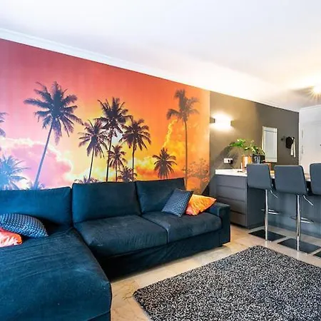1ste Line Sunset Apartment